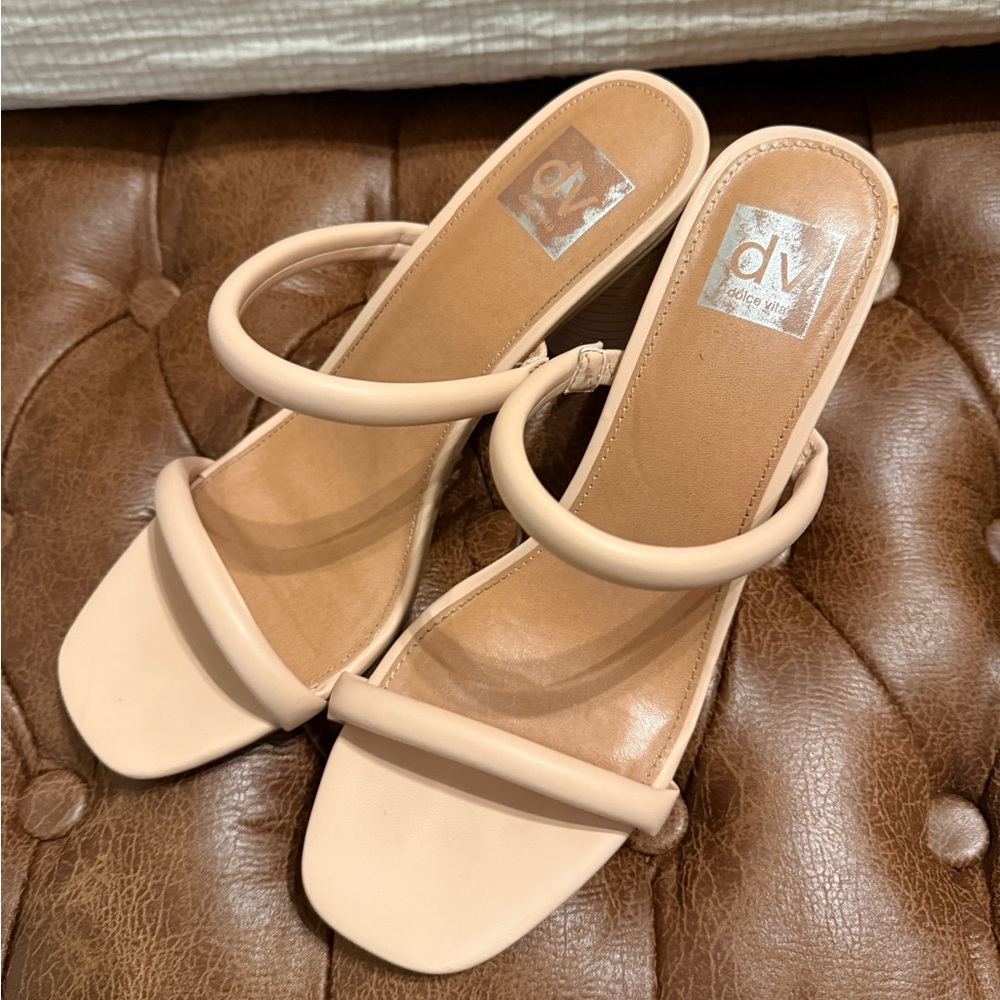 DV by Dolce Vita Women's Tan Heels